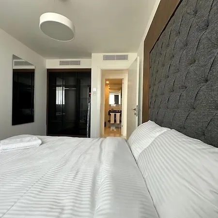 Grand Sapphire Luxury Residences 3 By Myguest Cyprus