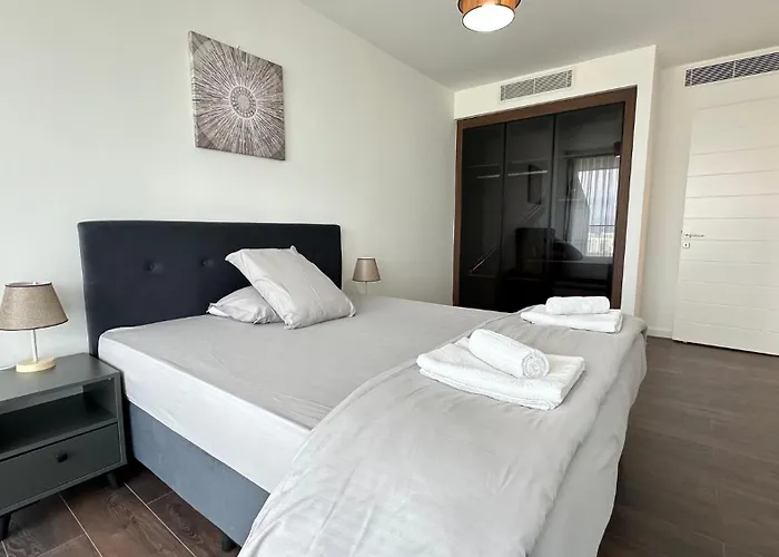 Grand Sapphire Luxury Residences 3 By Myguest Cyprus